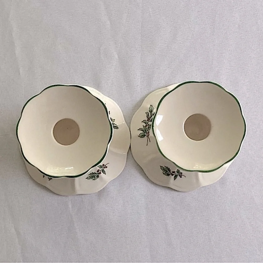 ⭐️ Vintage Nikko Ceramics white Christmas candle holders with Holly border - Picture 6 of 15